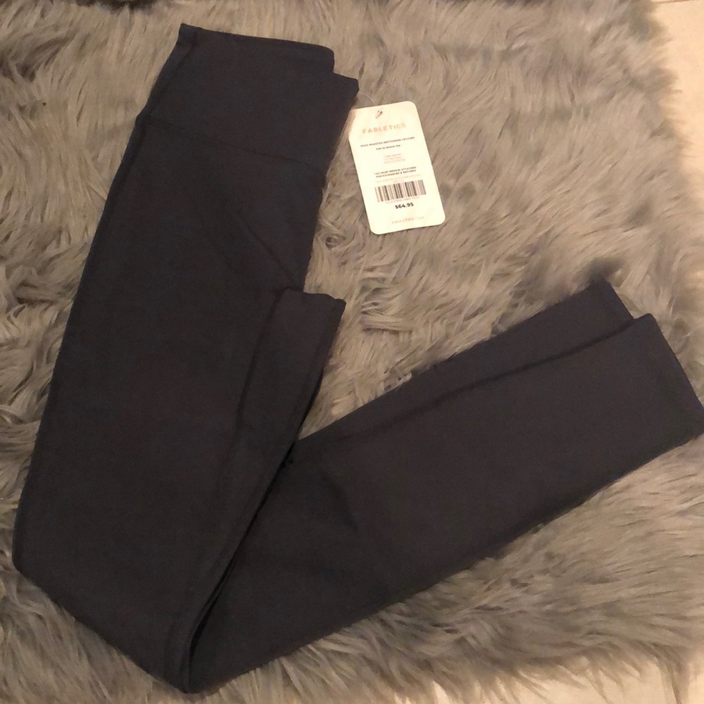 Fabletics- NEW-High Waisted Motion 365 Legging🎁🎁